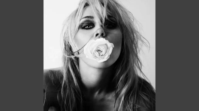 Miley Cyrus - Bass Persuades